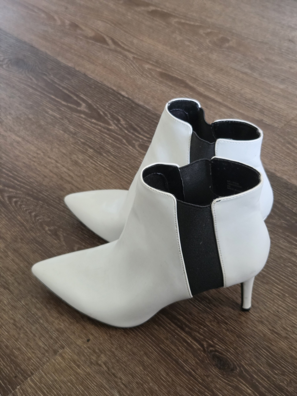 INC Women’s NEW White & Black Faux Leather & Fabric Ankle Booties Size 8